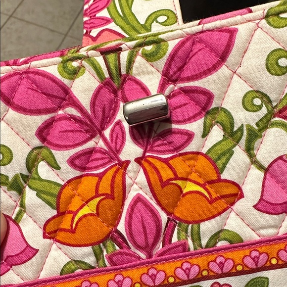 Vera Bradley Lilli Bell Turnlock Wallet Retired Pattern‎ Pink Cream Soft Light - Picture 6 of 6